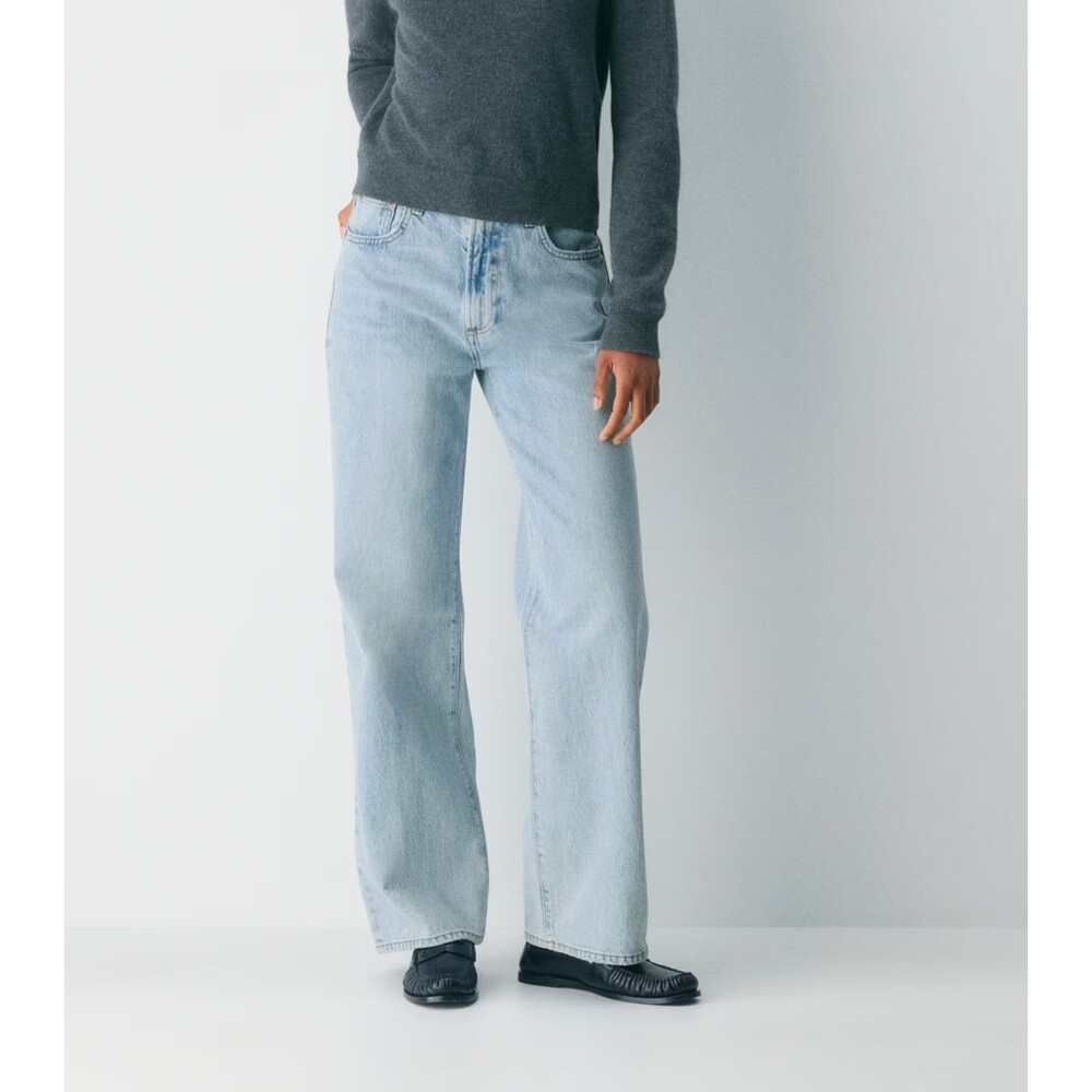 Aritzia Denim Forum The Farrah Hi-Rise Wide Jean 15 Yrs Blu Light Wash Size 27